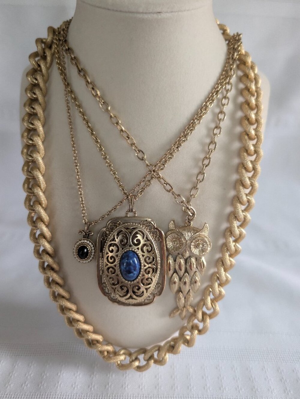 Lot of Vintage Avon Necklaces Articulating Owl Filigree Locket Chunky Chain Onyx
